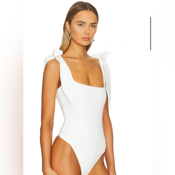 Show me your MuMu Gidget Bodysuit White Size Medium - Picture 2 of 13